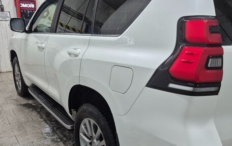 Toyota Land Cruiser Prado 150 рестайлинг 2, 2017 год, 5 900 000 рублей, 6 фотография