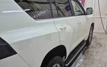 Toyota Land Cruiser Prado 150 рестайлинг 2, 2017 год, 5 900 000 рублей, 7 фотография