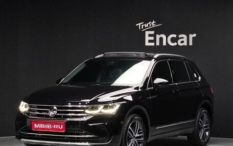 Volkswagen Tiguan II, 2022 год, 3 940 000 рублей, 1 фотография