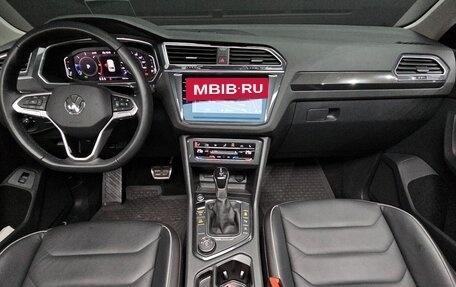 Volkswagen Tiguan II, 2022 год, 3 940 000 рублей, 7 фотография