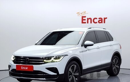 Volkswagen Tiguan II, 2022 год, 3 180 000 рублей, 1 фотография