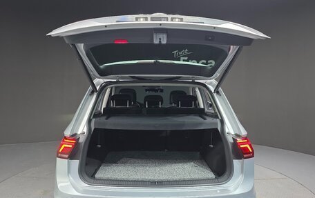 Volkswagen Tiguan II, 2022 год, 3 190 000 рублей, 5 фотография