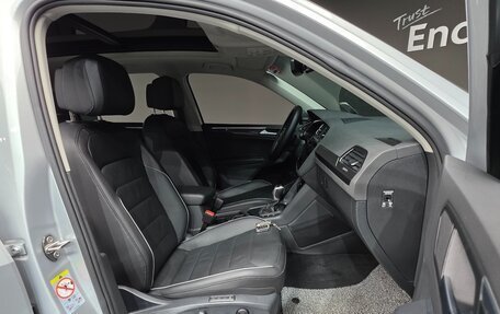 Volkswagen Tiguan II, 2022 год, 3 190 000 рублей, 11 фотография