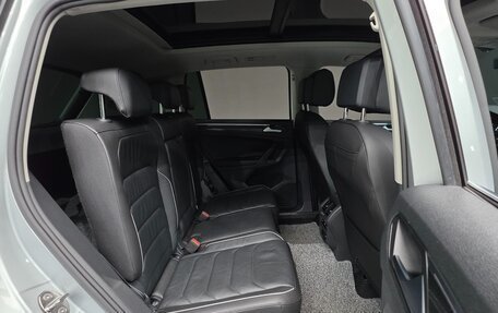 Volkswagen Tiguan II, 2022 год, 3 190 000 рублей, 20 фотография