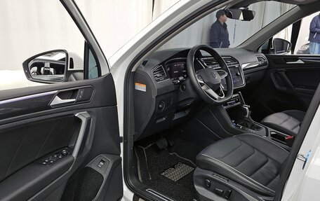 Volkswagen Tiguan II, 2022 год, 3 080 000 рублей, 11 фотография