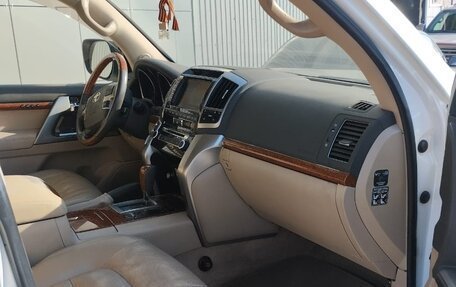 Toyota Land Cruiser 200, 2012 год, 4 200 000 рублей, 7 фотография