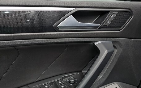 Volkswagen Tiguan II, 2022 год, 3 050 000 рублей, 19 фотография