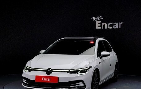 Volkswagen Golf VIII, 2021 год, 2 330 000 рублей, 3 фотография