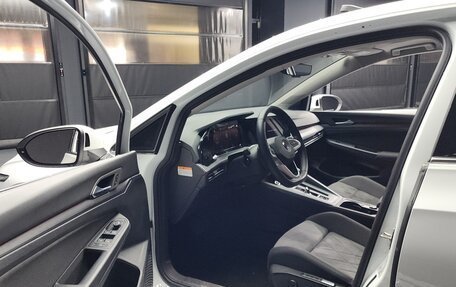 Volkswagen Golf VIII, 2021 год, 2 330 000 рублей, 11 фотография