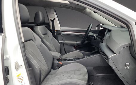 Volkswagen Golf VIII, 2021 год, 2 330 000 рублей, 12 фотография