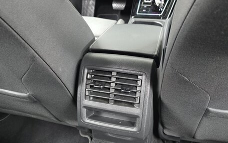 Volkswagen Golf VIII, 2022 год, 2 600 000 рублей, 19 фотография