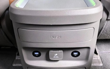 Hyundai Staria, 2023 год, 6 160 000 рублей, 19 фотография