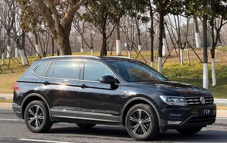 Volkswagen Tiguan II, 2021 год, 1 450 000 рублей, 1 фотография