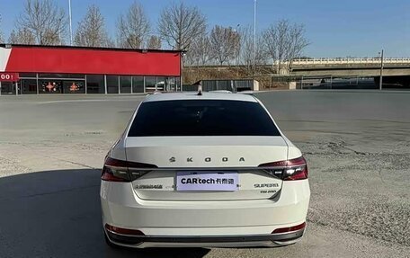 Skoda Superb III рестайлинг, 2022 год, 1 670 007 рублей, 4 фотография