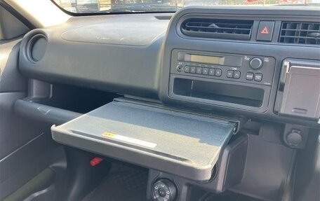 Toyota Succeed I рестайлинг, 2018 год, 927 000 рублей, 15 фотография