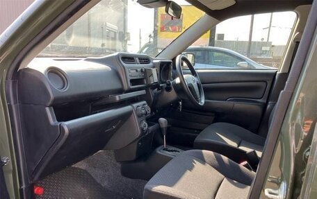 Toyota Succeed I рестайлинг, 2018 год, 927 000 рублей, 25 фотография