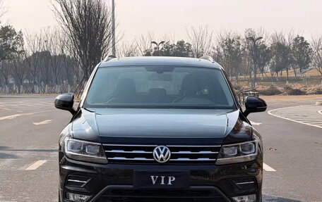 Volkswagen Tiguan II, 2021 год, 1 450 000 рублей, 2 фотография