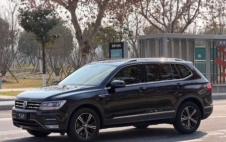 Volkswagen Tiguan II, 2021 год, 1 450 000 рублей, 3 фотография