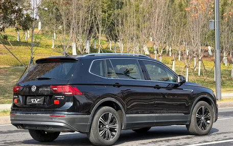 Volkswagen Tiguan II, 2021 год, 1 450 000 рублей, 4 фотография