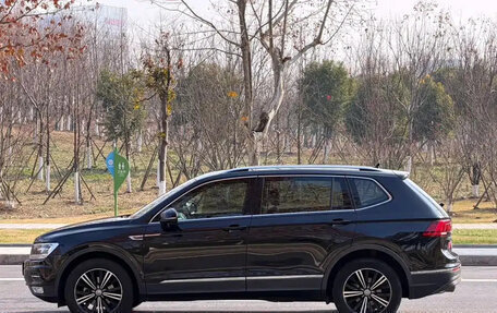 Volkswagen Tiguan II, 2021 год, 1 450 000 рублей, 10 фотография