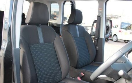 Toyota Roomy I, 2022 год, 774 000 рублей, 11 фотография