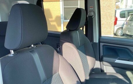 Toyota Roomy I, 2023 год, 842 000 рублей, 19 фотография