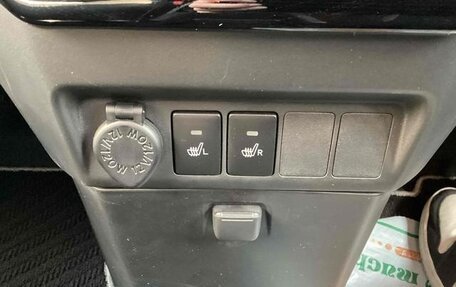 Toyota Roomy I, 2023 год, 842 000 рублей, 12 фотография