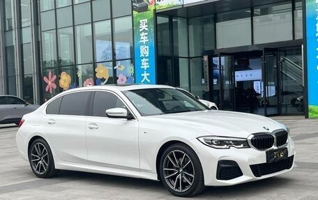 BMW 3 серия, 2021 год, 3 000 000 рублей, 3 фотография