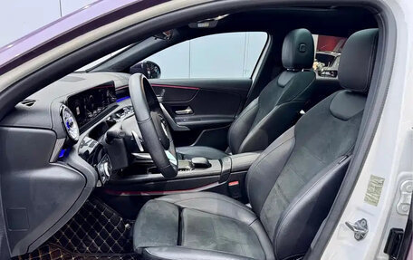 Mercedes-Benz A-Класс, 2023 год, 1 790 000 рублей, 8 фотография