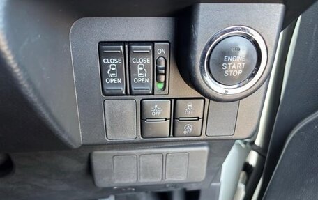 Toyota Roomy I, 2021 год, 575 000 рублей, 14 фотография