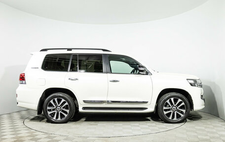 Toyota Land Cruiser 200, 2019 год, 9 900 000 рублей, 4 фотография