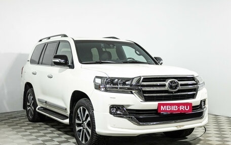 Toyota Land Cruiser 200, 2019 год, 9 900 000 рублей, 3 фотография