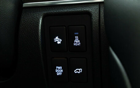 Toyota Land Cruiser 200, 2019 год, 9 900 000 рублей, 22 фотография