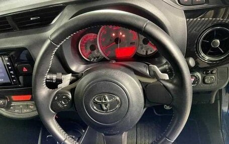 Toyota Vitz, 2018 год, 970 000 рублей, 10 фотография