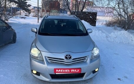Toyota Verso I, 2012 год, 1 190 000 рублей, 14 фотография