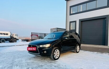 Mitsubishi Outlander III рестайлинг 3, 2011 год, 1 699 000 рублей, 2 фотография