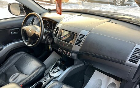 Mitsubishi Outlander III рестайлинг 3, 2011 год, 1 699 000 рублей, 13 фотография