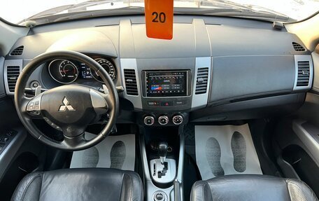 Mitsubishi Outlander III рестайлинг 3, 2011 год, 1 699 000 рублей, 16 фотография