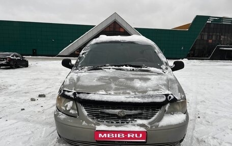 Chrysler Voyager IV, 2001 год, 270 000 рублей, 2 фотография