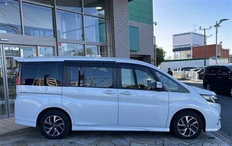 Honda Stepwgn IV, 2021 год, 2 110 000 рублей, 4 фотография