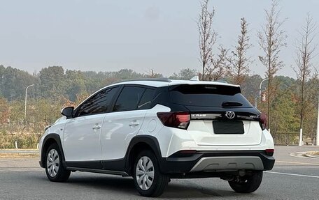 Toyota Yaris XP150 рестайлинг, 2022 год, 1 050 000 рублей, 5 фотография