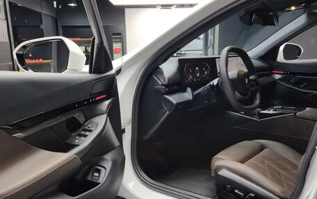 BMW 5 серия, 2023 год, 6 075 000 рублей, 10 фотография