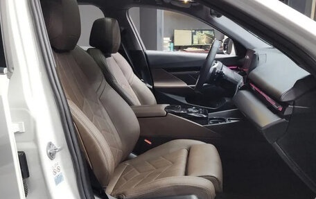 BMW 5 серия, 2023 год, 6 075 000 рублей, 11 фотография