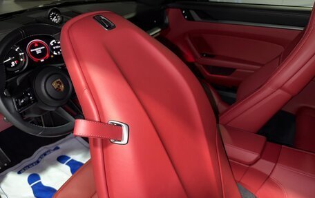 Porsche 911, 2021 год, 15 600 000 рублей, 10 фотография