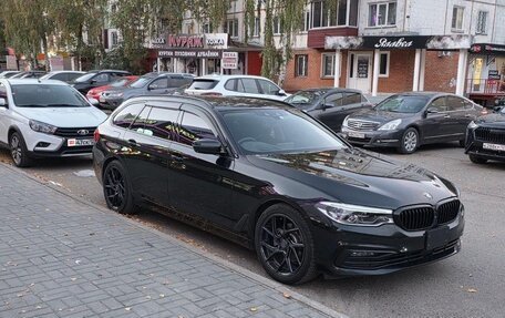 BMW 5 серия, 2018 год, 3 000 000 рублей, 19 фотография