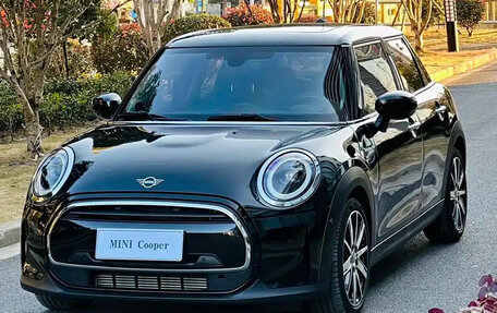 MINI Hatch, 2023 год, 2 150 000 рублей, 1 фотография