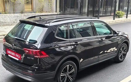 Volkswagen Tiguan II, 2021 год, 1 980 444 рублей, 6 фотография