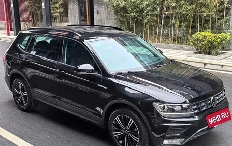 Volkswagen Tiguan II, 2021 год, 1 980 444 рублей, 3 фотография