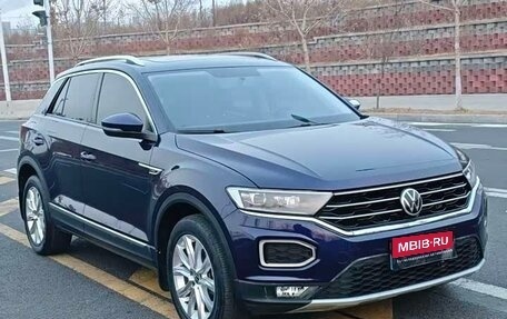 Volkswagen T-Roc I, 2022 год, 1 780 000 рублей, 1 фотография