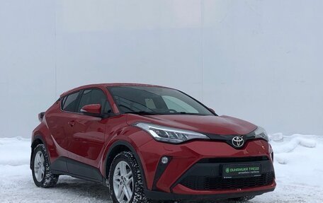 Toyota C-HR I рестайлинг, 2020 год, 2 550 000 рублей, 3 фотография